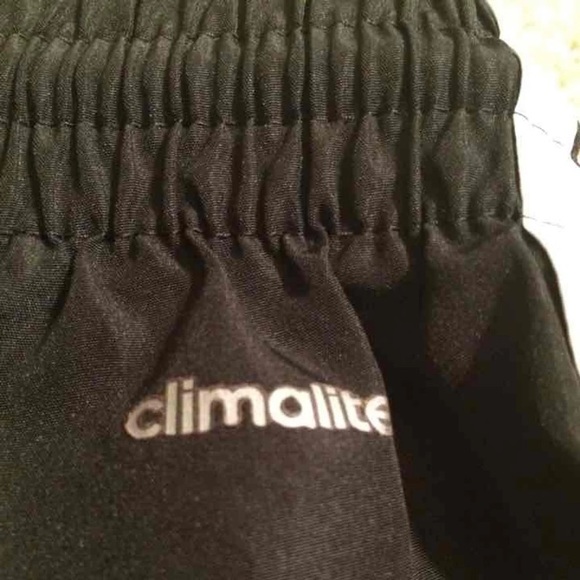 Boys ADIDAS Climalite Shorts in GUC sz S - Picture 4 of 4